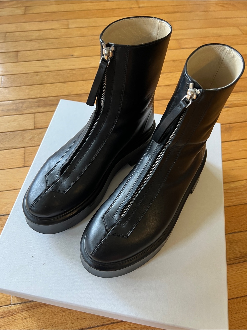 The Row Zipped 1 Leather Ankle Boots in size IT 37